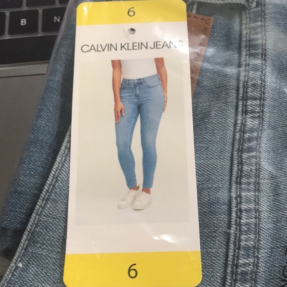 NWT Calvin Klein Jeans Ladies High Rise Jean - Picture 6 of 8